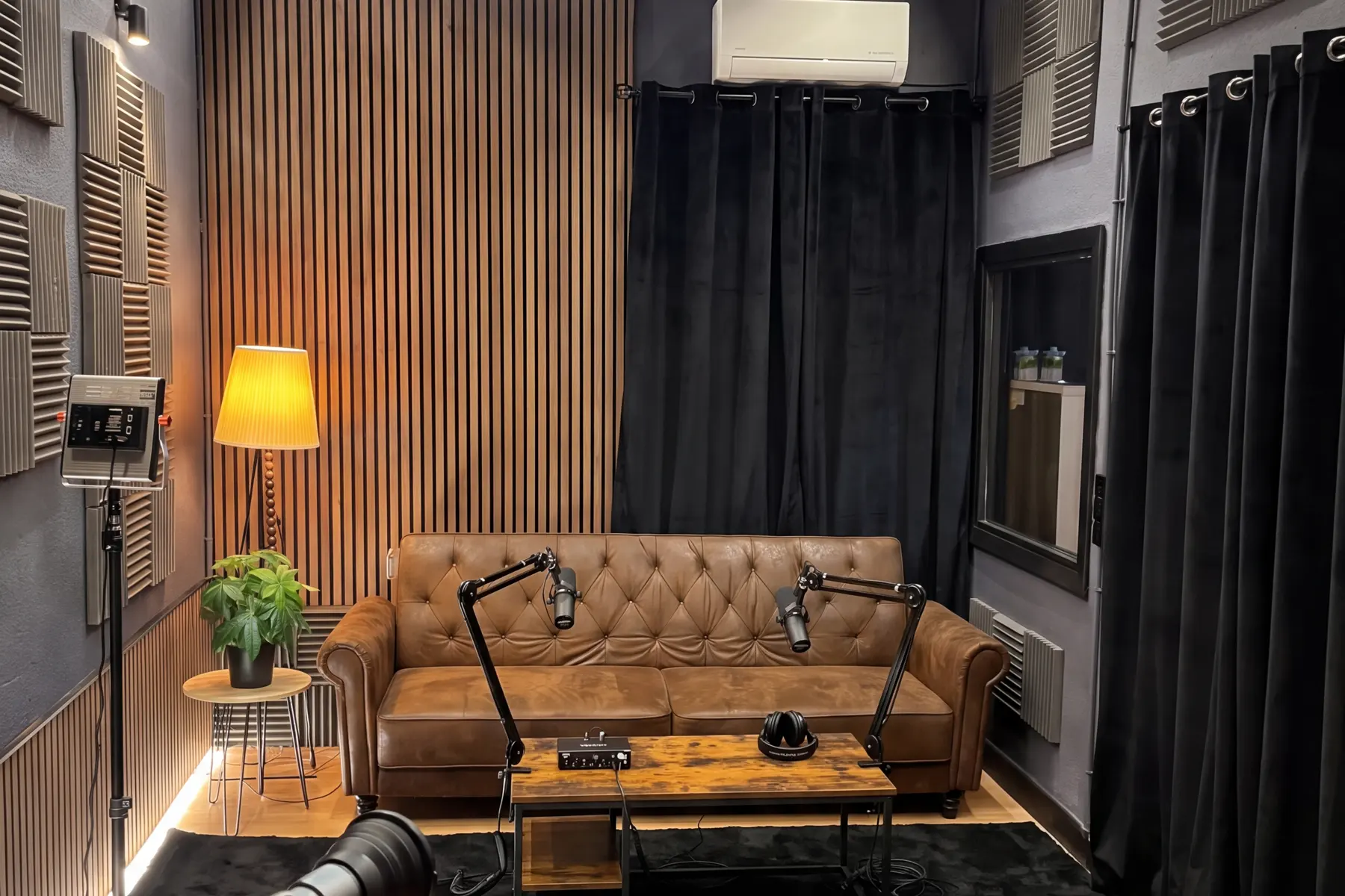 Alquiler de estudio de grabación en Alicante · Distrito Creativo
